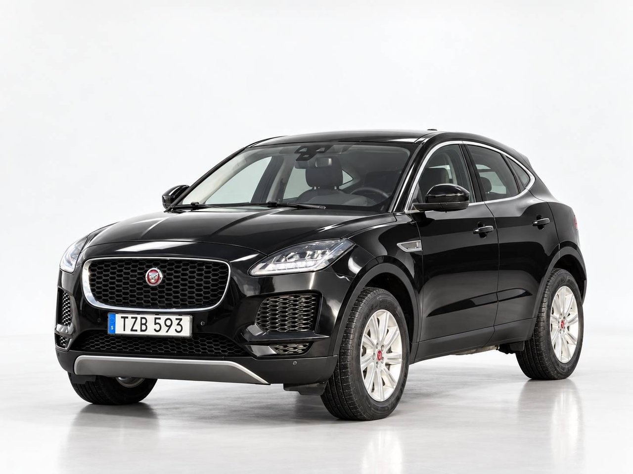 Jaguar E-Pace D150 AWD 2019, kuva 2/17