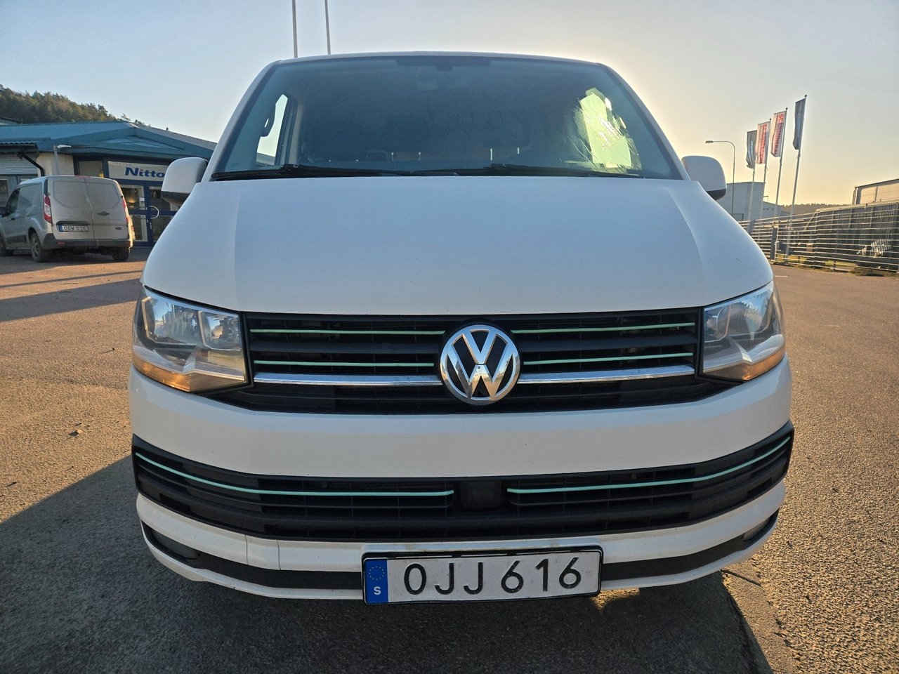 Volkswagen Transporter T6 2.0 TDI DSG 2017, bild 2/10