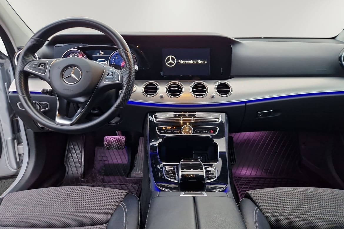 Mercedes-Benz E 220 T d 4MATIC 2017, bild 6/10