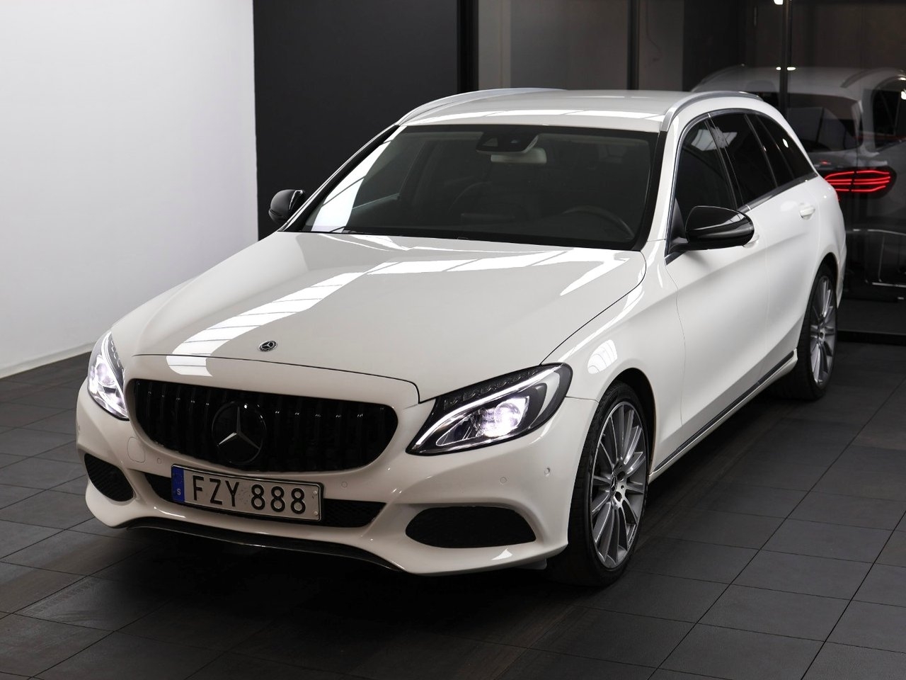 Mercedes-Benz C 2018, bild 2/10