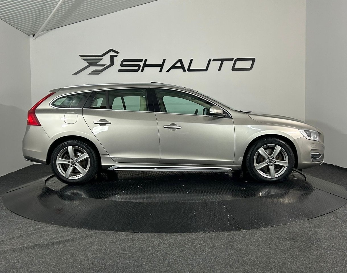 Volvo V60 D5 AWD Geartronic Summum 2014, bild 5/10