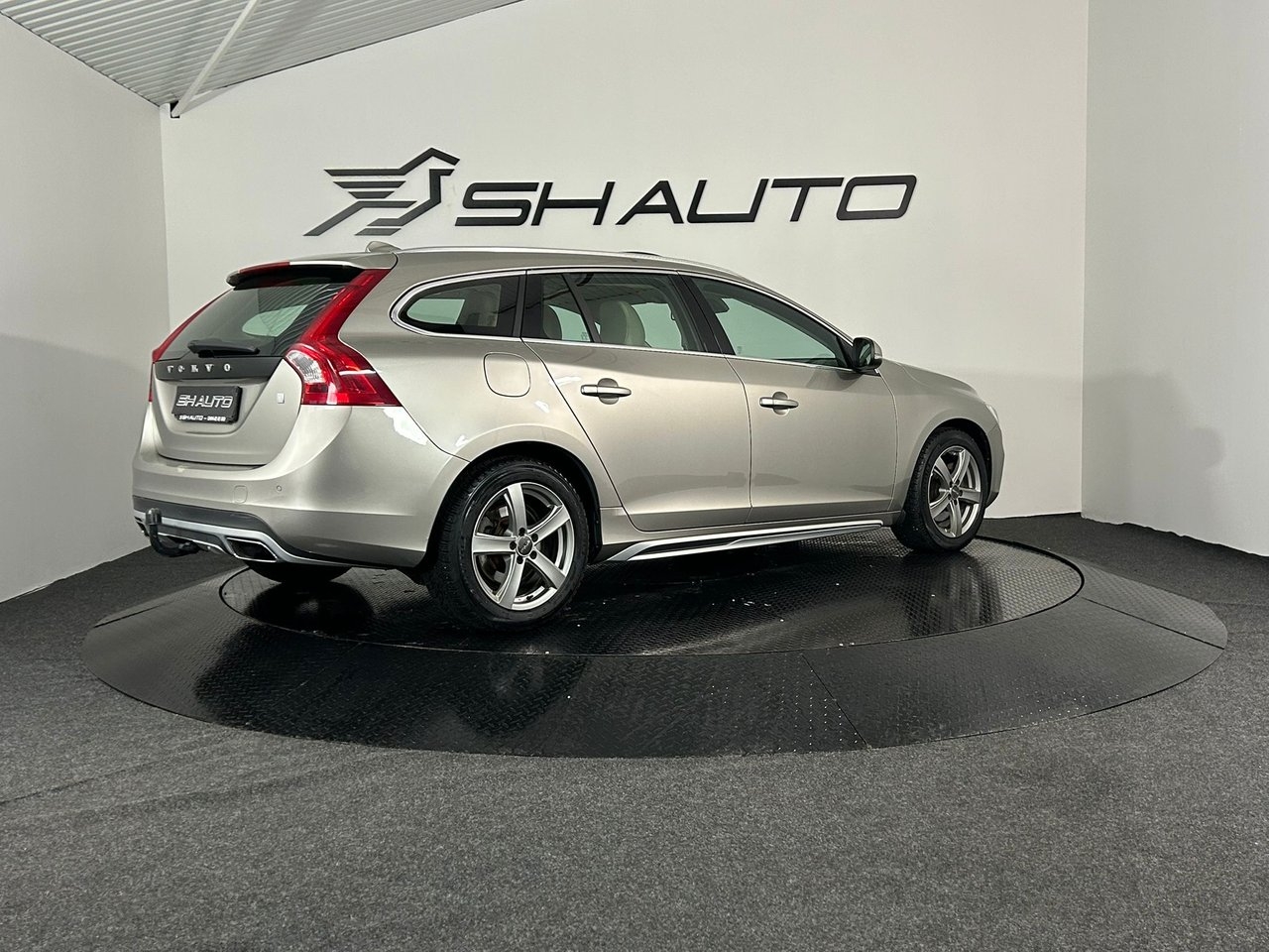 Volvo V60 D5 AWD Geartronic Summum 2014, bild 6/10