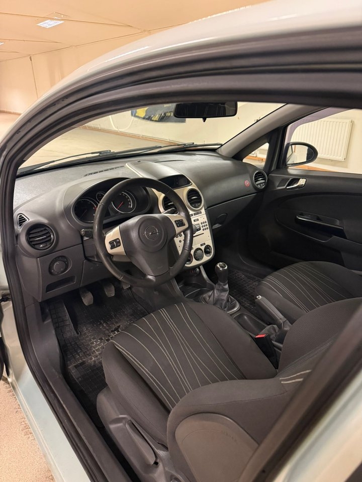 Opel Corsa 2008, bild 7/7