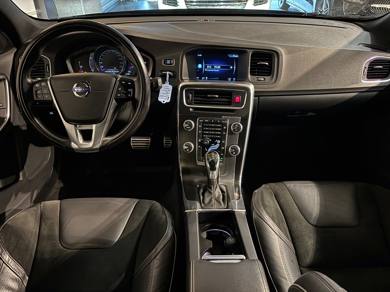 Volvo V60 D4 R-Design 190HK 2017, bild 6/10