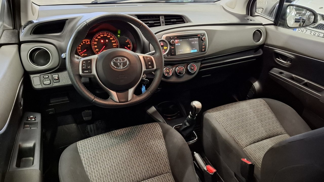 Toyota Yaris 2014, bild 2/10