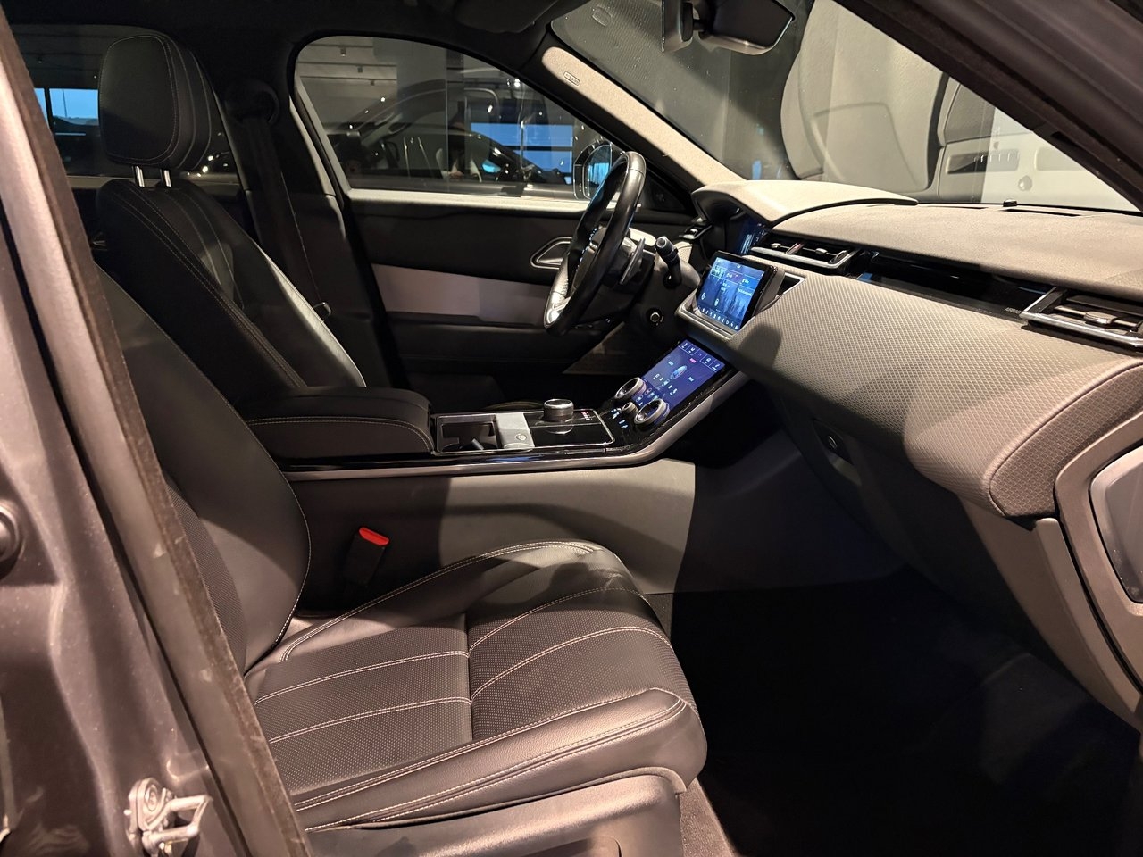 Land Rover Range Rover Velar 2018, kuva 3/10