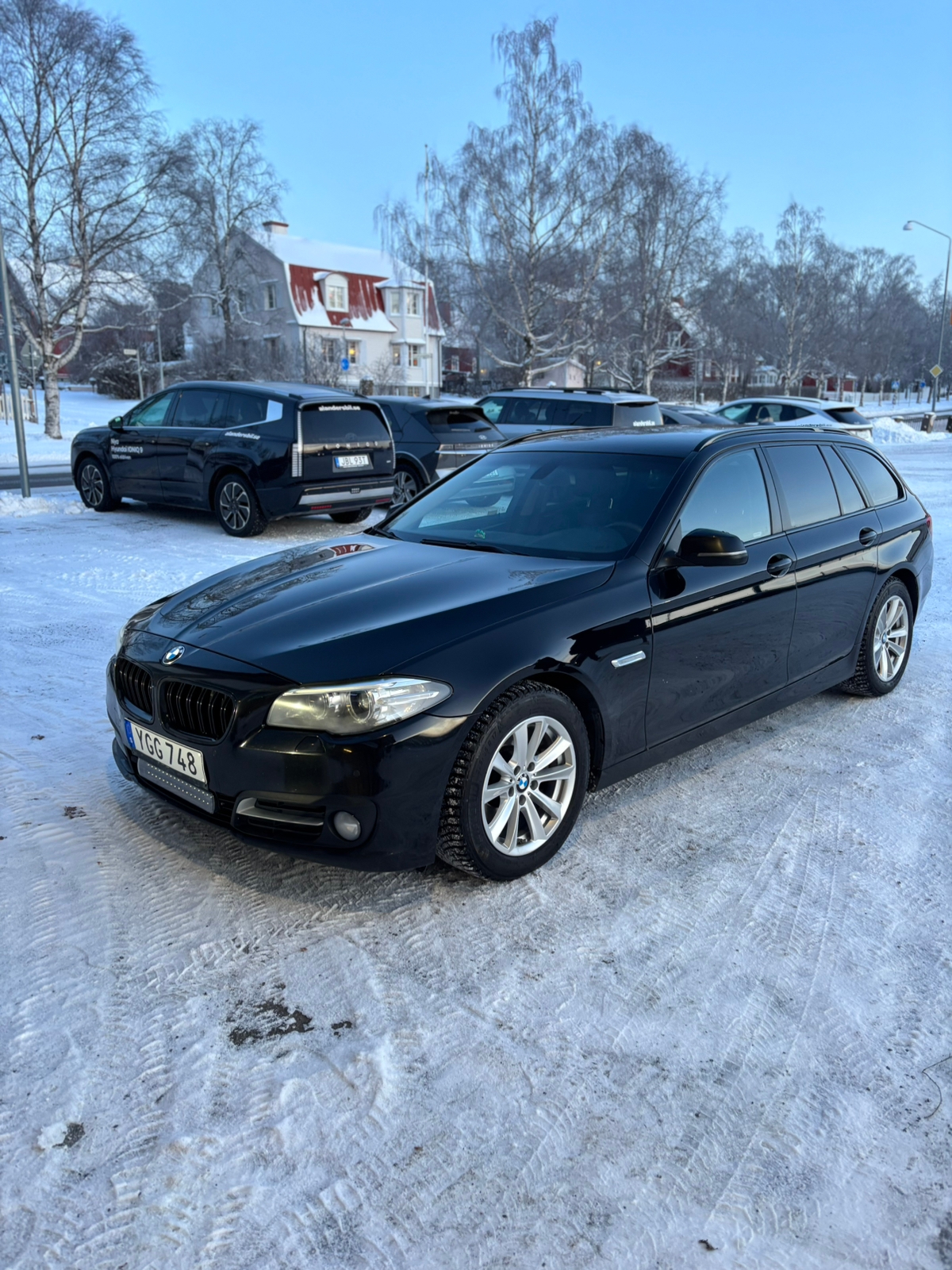 BMW 520 d xDrive Touring Steptronic 2017, bild 2/9