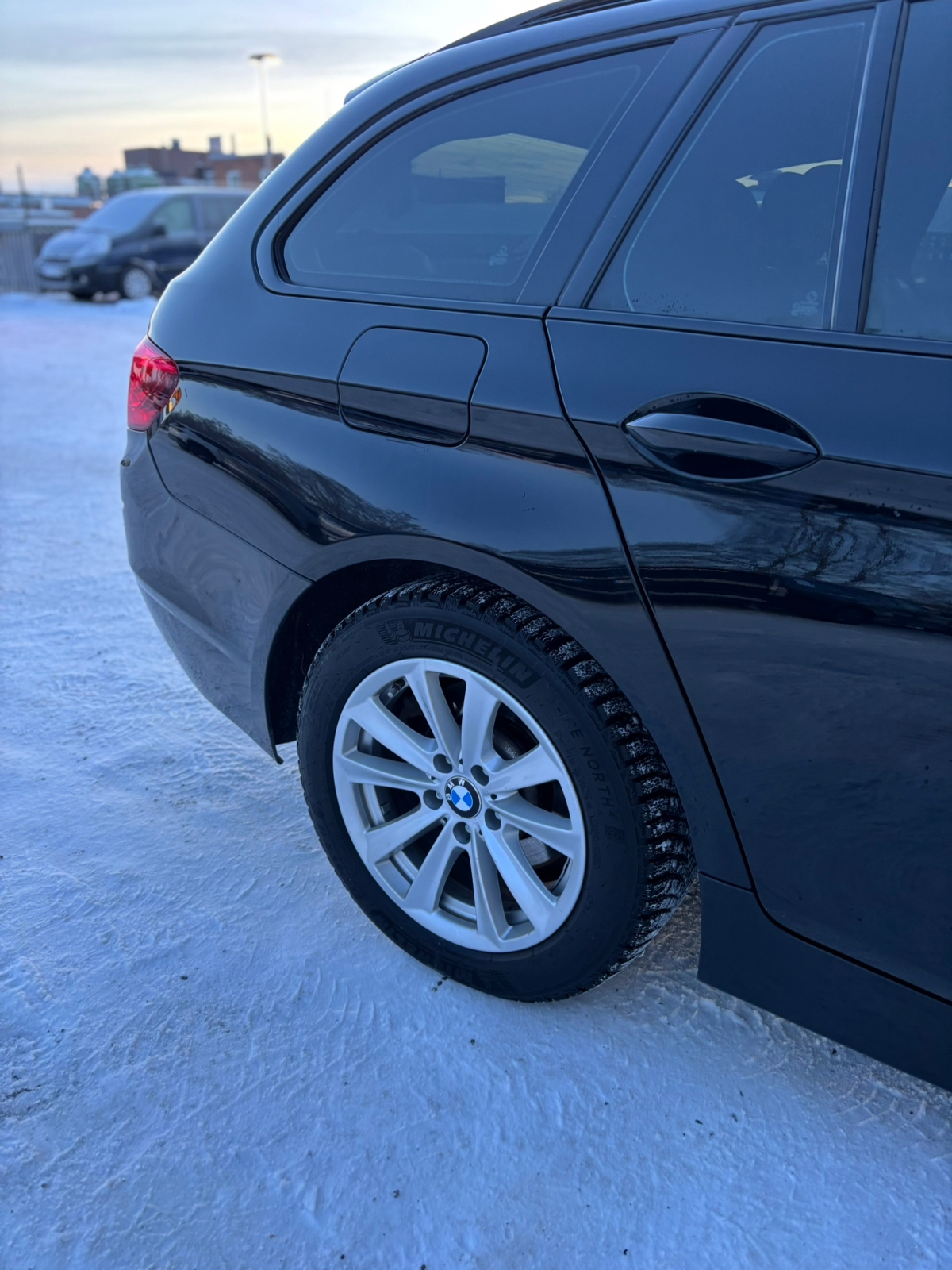 BMW 520 d xDrive Touring Steptronic 2017, bild 4/9