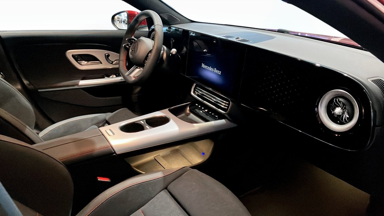 Mercedes-Benz CLA 350 4MATIC AMG-Line 2025, kuva 3/8
