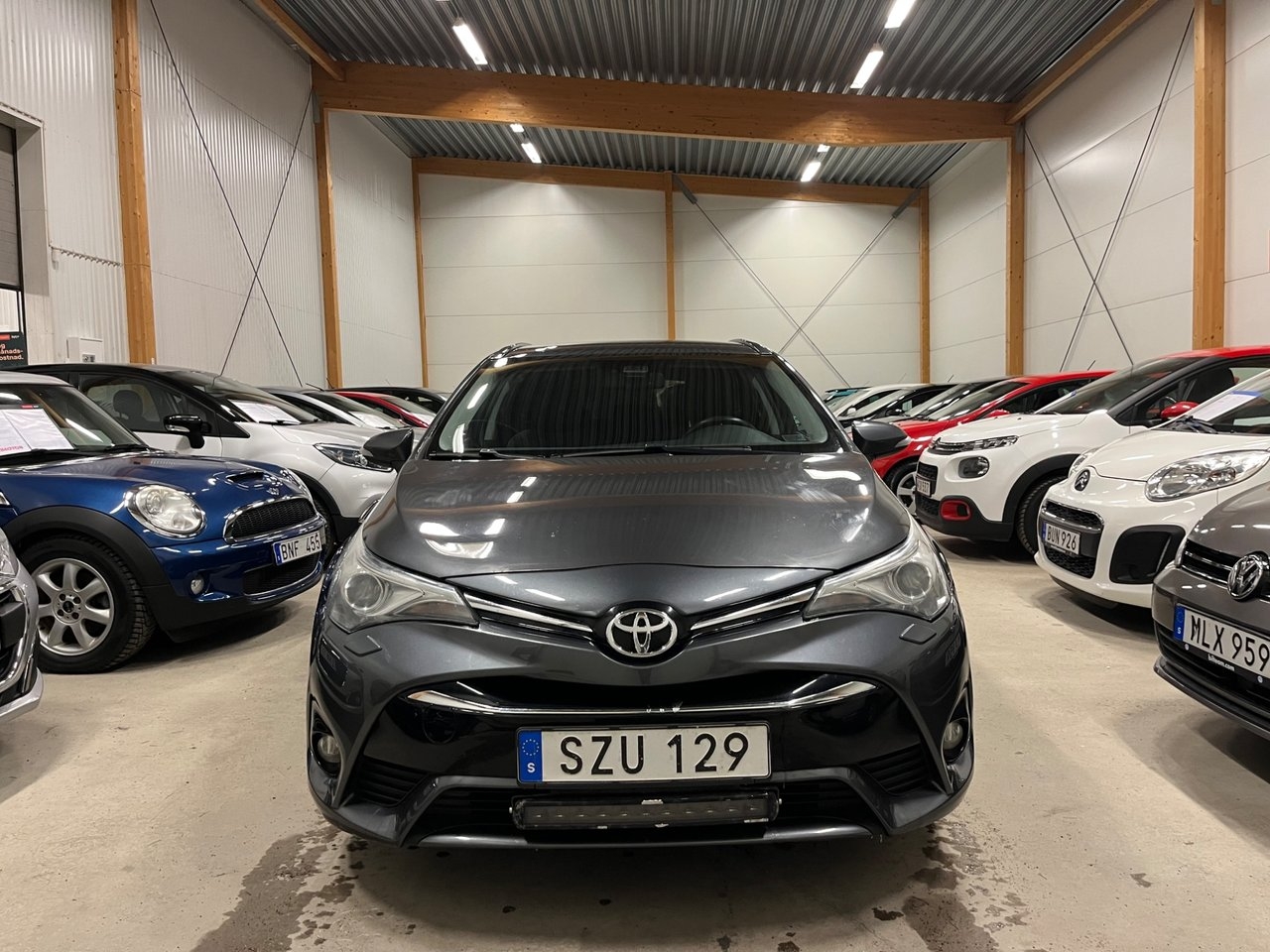 Toyota Avensis 2016, kuva 7/14