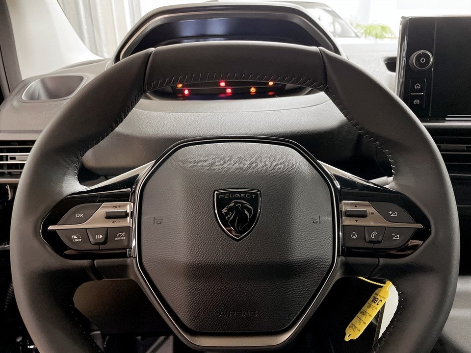 Peugeot Partner EXTRA UTRUSTAD 2025, bild 7/10