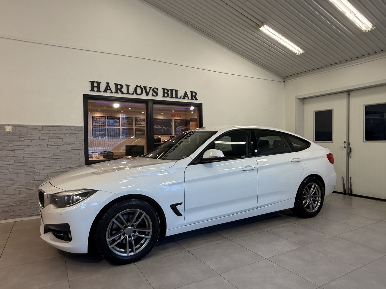 BMW 320 2019, bild 3/10