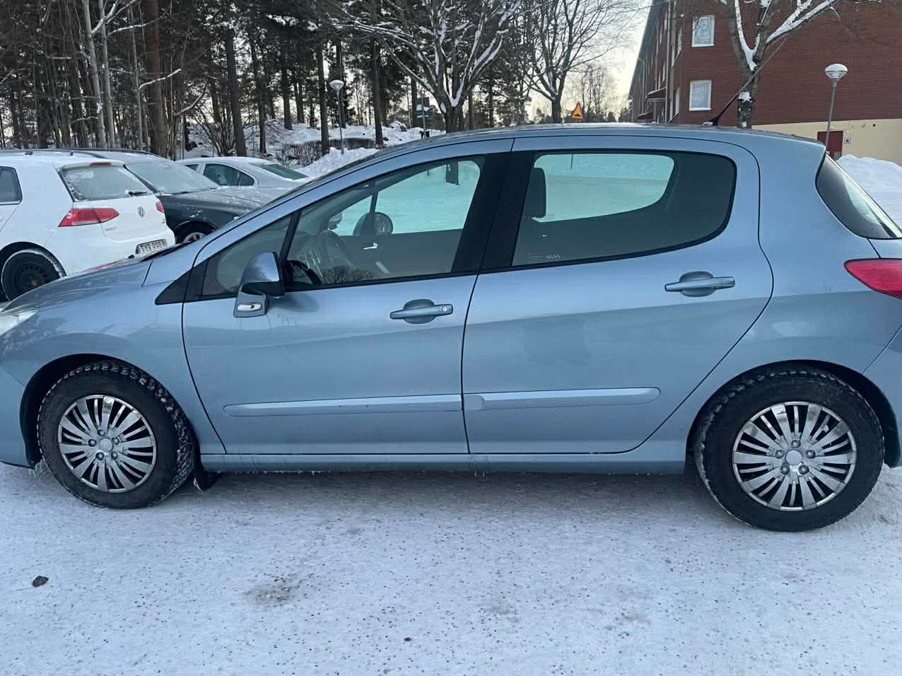 Peugeot 308 5-dörrar 1.6 e-HDi FAP EGS 2011, kuva 3/10