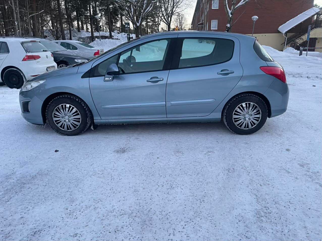Peugeot 308 5-dörrar 1.6 e-HDi FAP EGS 2011, kuva 5/10