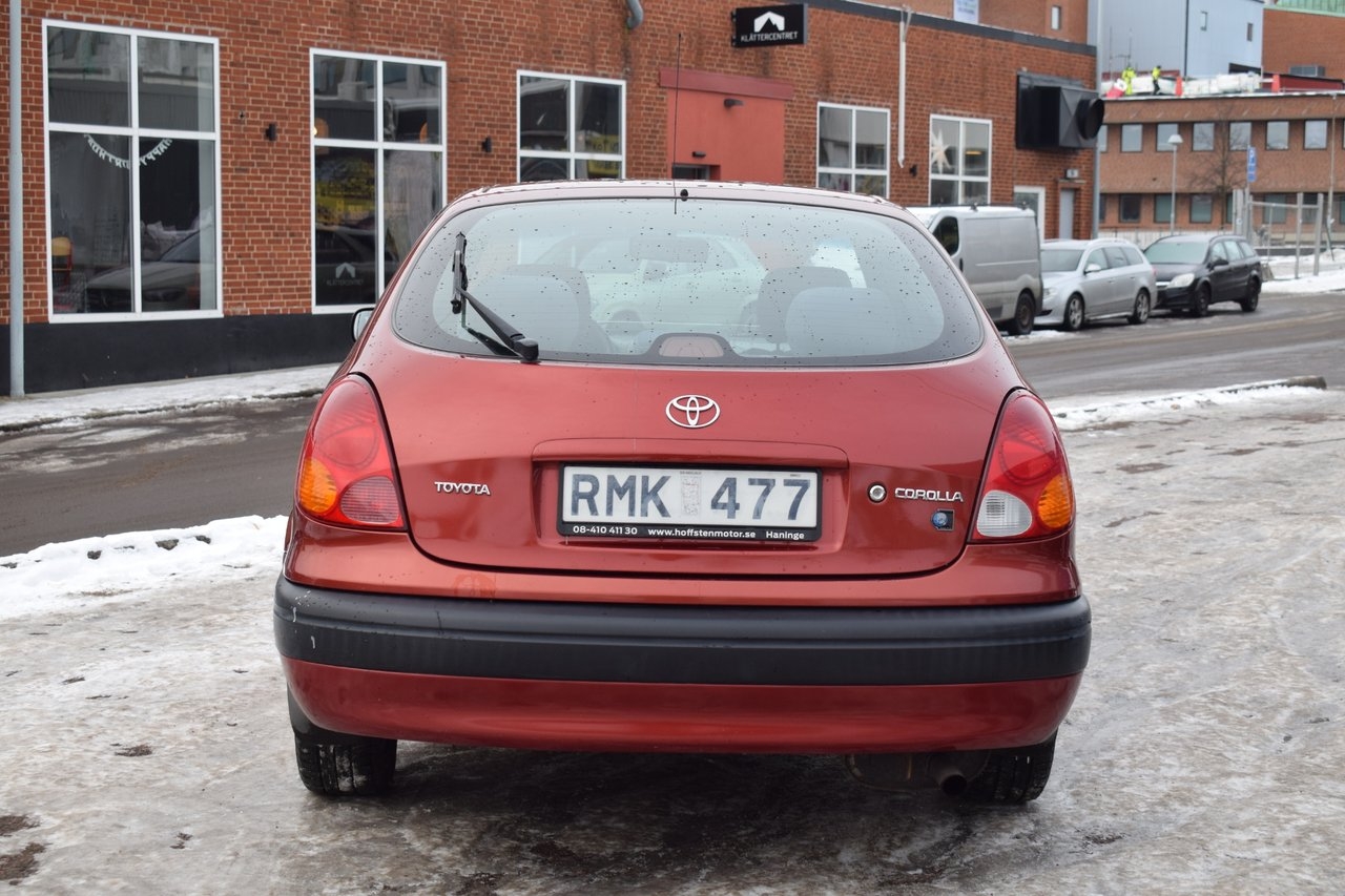 Toyota Corolla Liftback 1.4 VVT-i 2000, bild 6/10