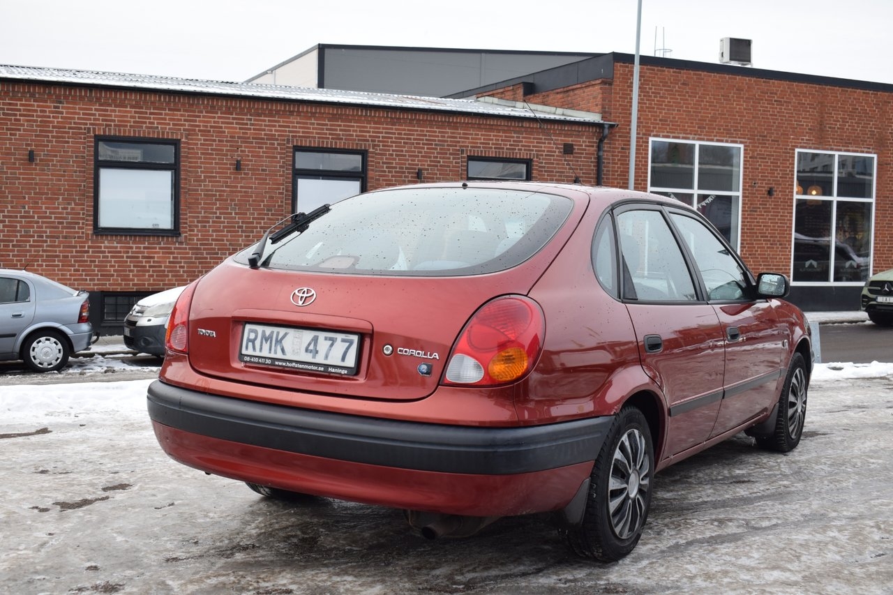 Toyota Corolla Liftback 1.4 VVT-i 2000, bild 5/10