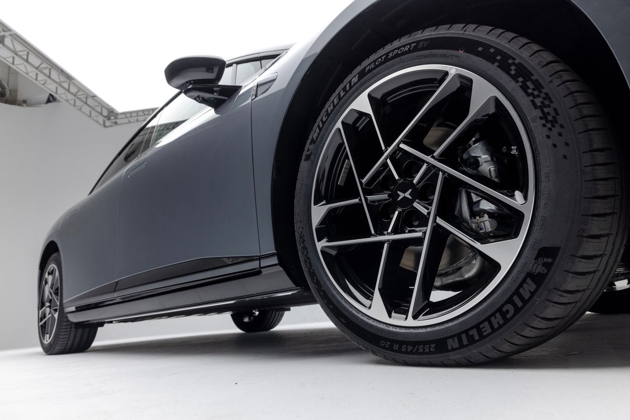 XPENG P7 AWD Performance 2026, kuva 7/10
