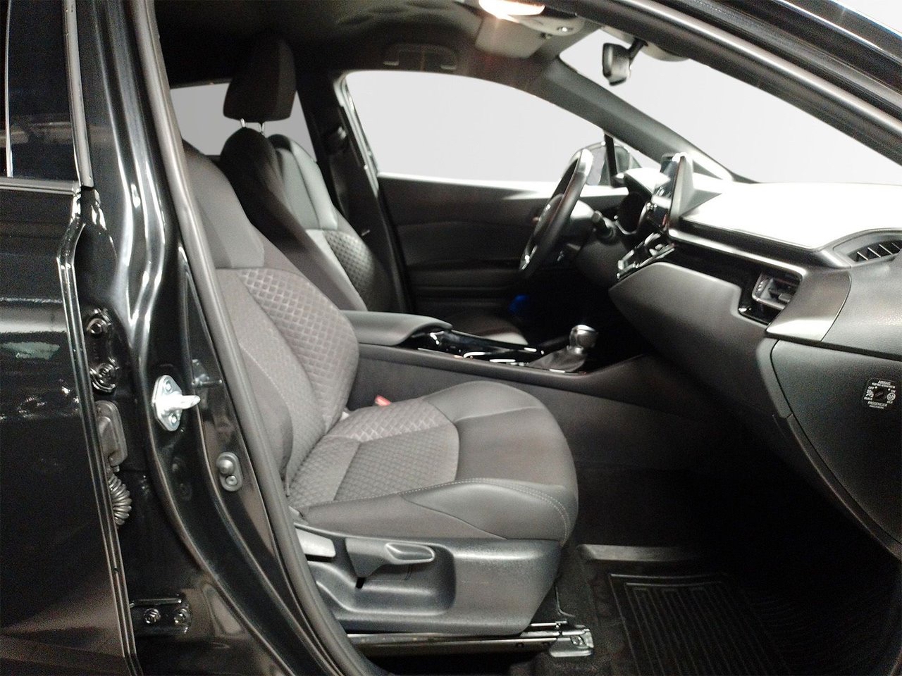 Toyota C-HR Hybrid CVT 2022, bild 4/10