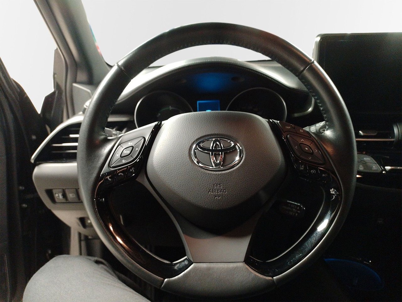 Toyota C-HR Hybrid CVT 2022, bild 2/10