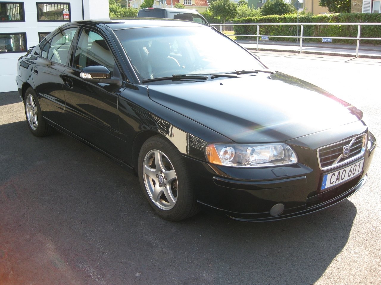 Volvo S60 D5 Kinetic Euro 4 2007, kuva 2/10