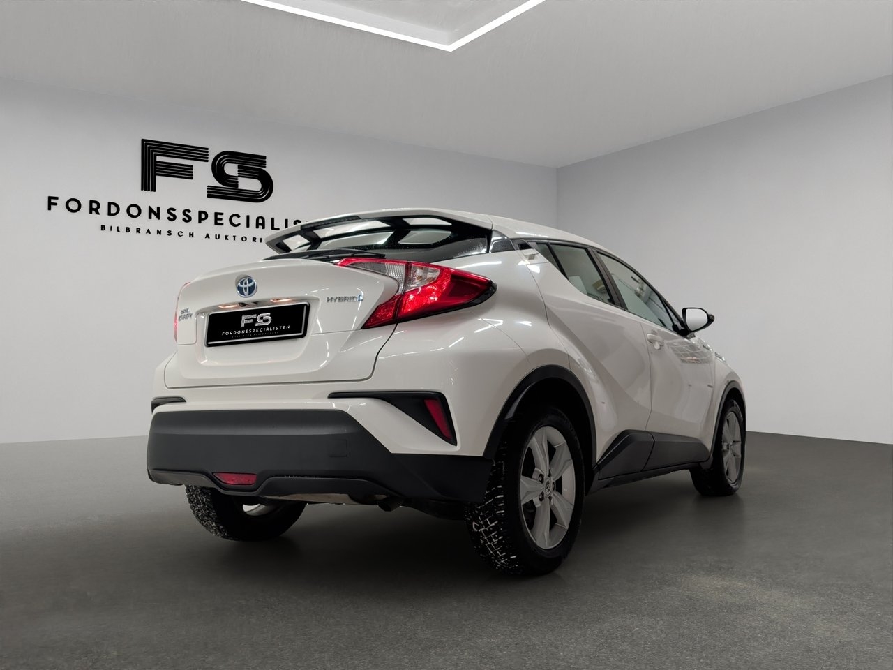 Toyota C-HR Hybrid CVT Active Euro 6 2017, bild 2/27