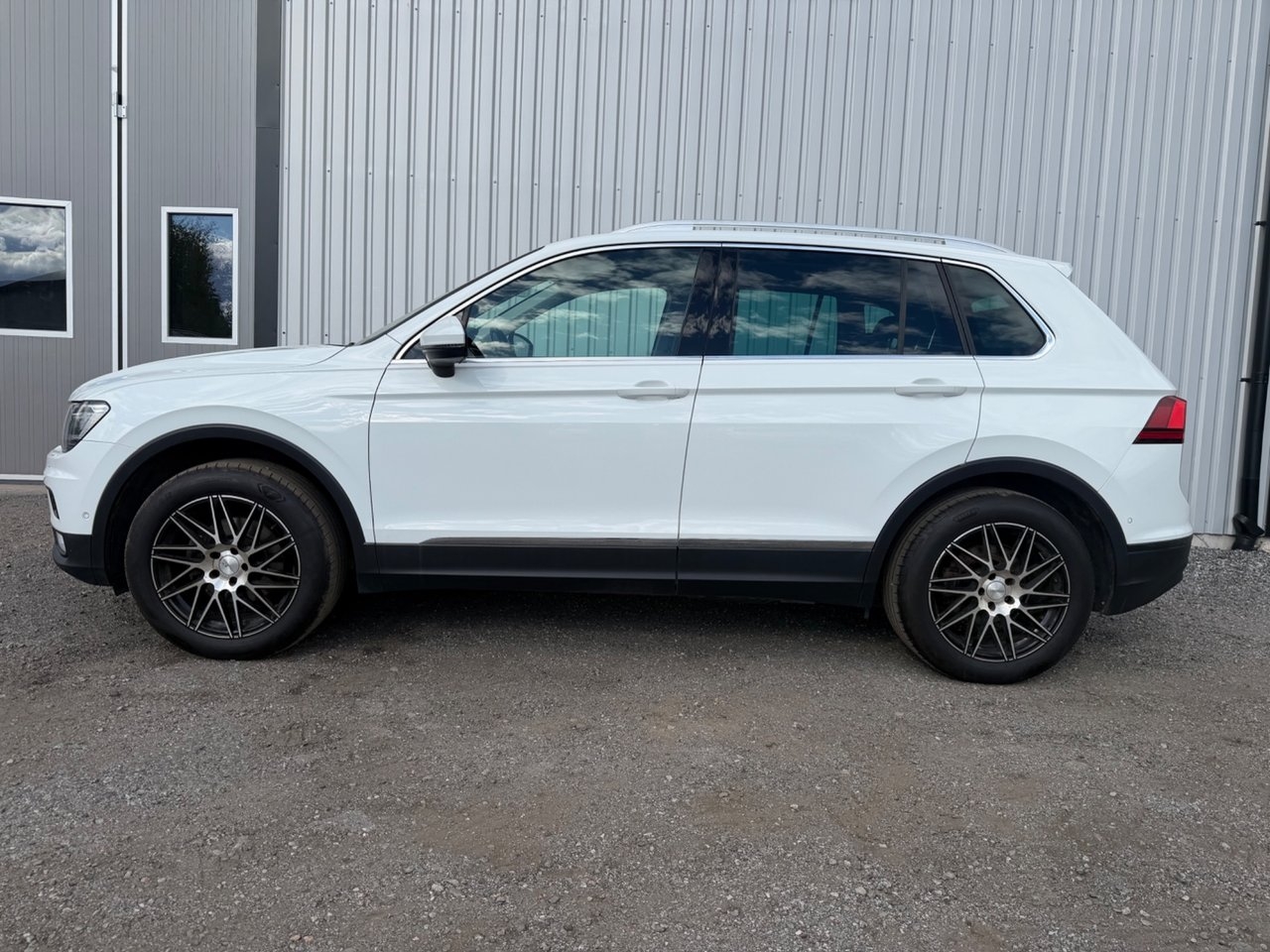 Volkswagen Tiguan 2017, bild 6/23