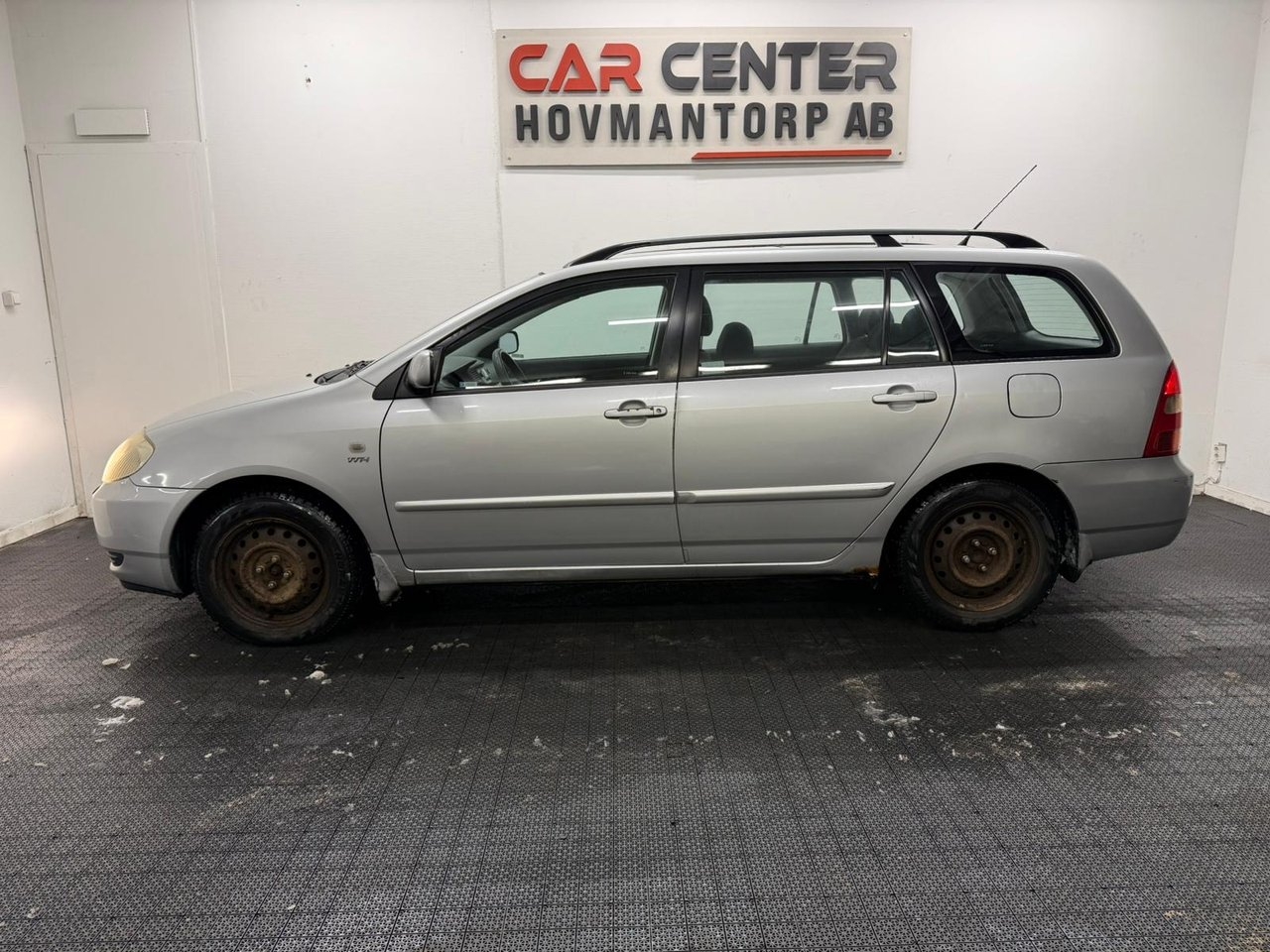 Toyota Corolla Kombi 1.6 VVT-i 2003, bild 2/10