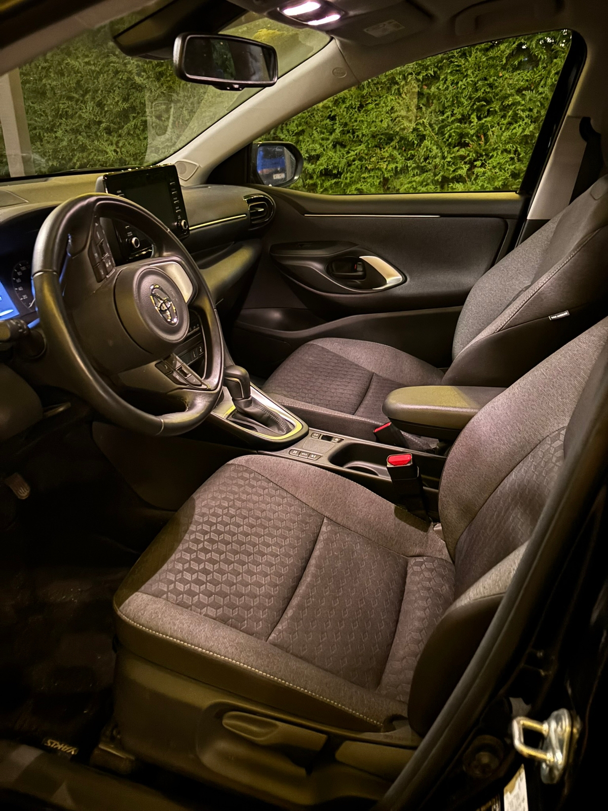 Toyota Yaris Hybrid CVT 2024, bild 3/5