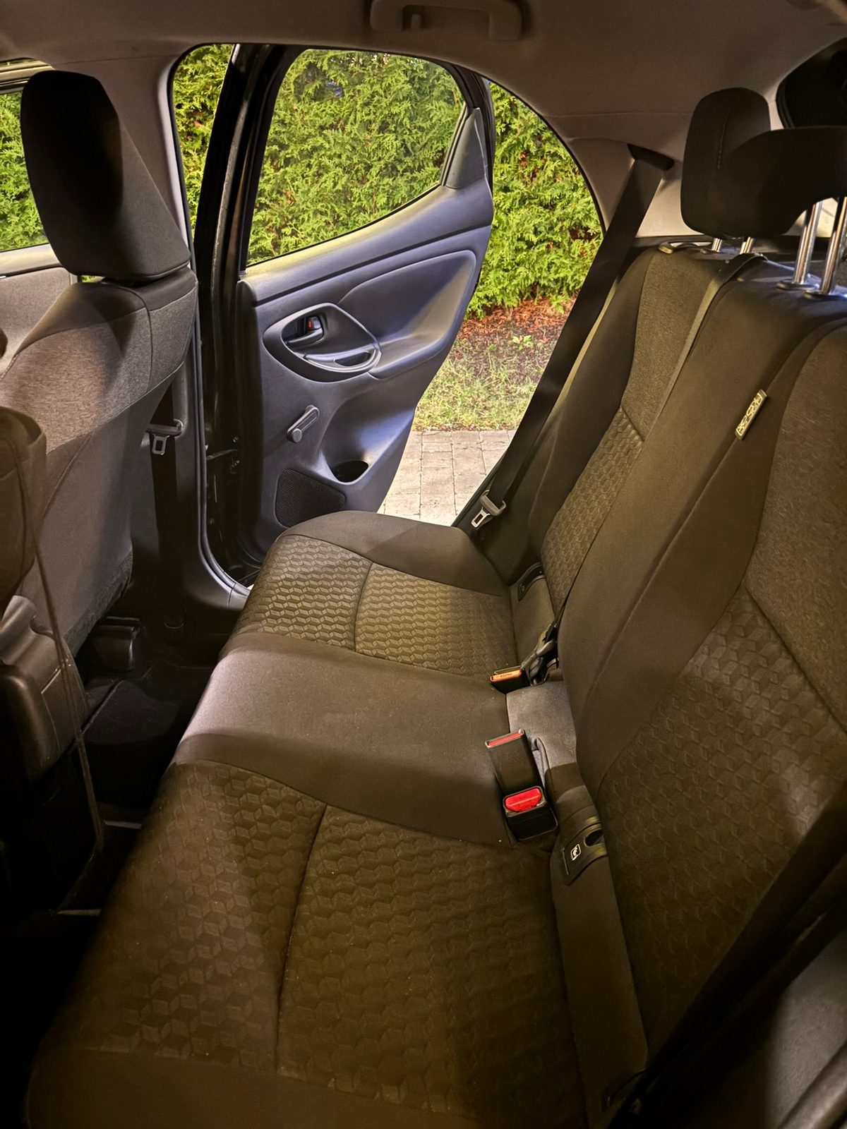Toyota Yaris Hybrid CVT 2024, bild 4/5