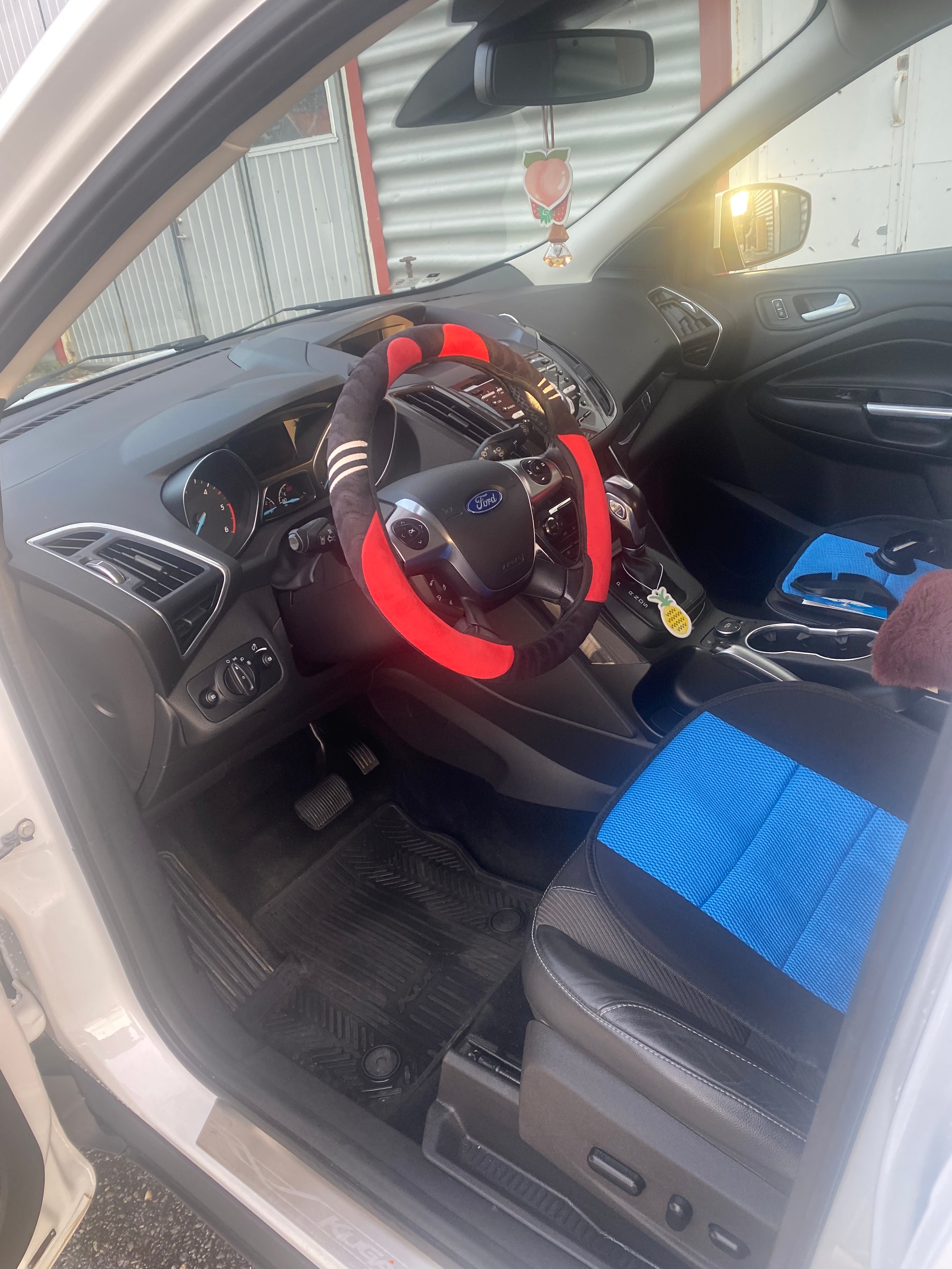Ford Kuga 2.0 TDCi AWD Powershift 2016, bild 5/10
