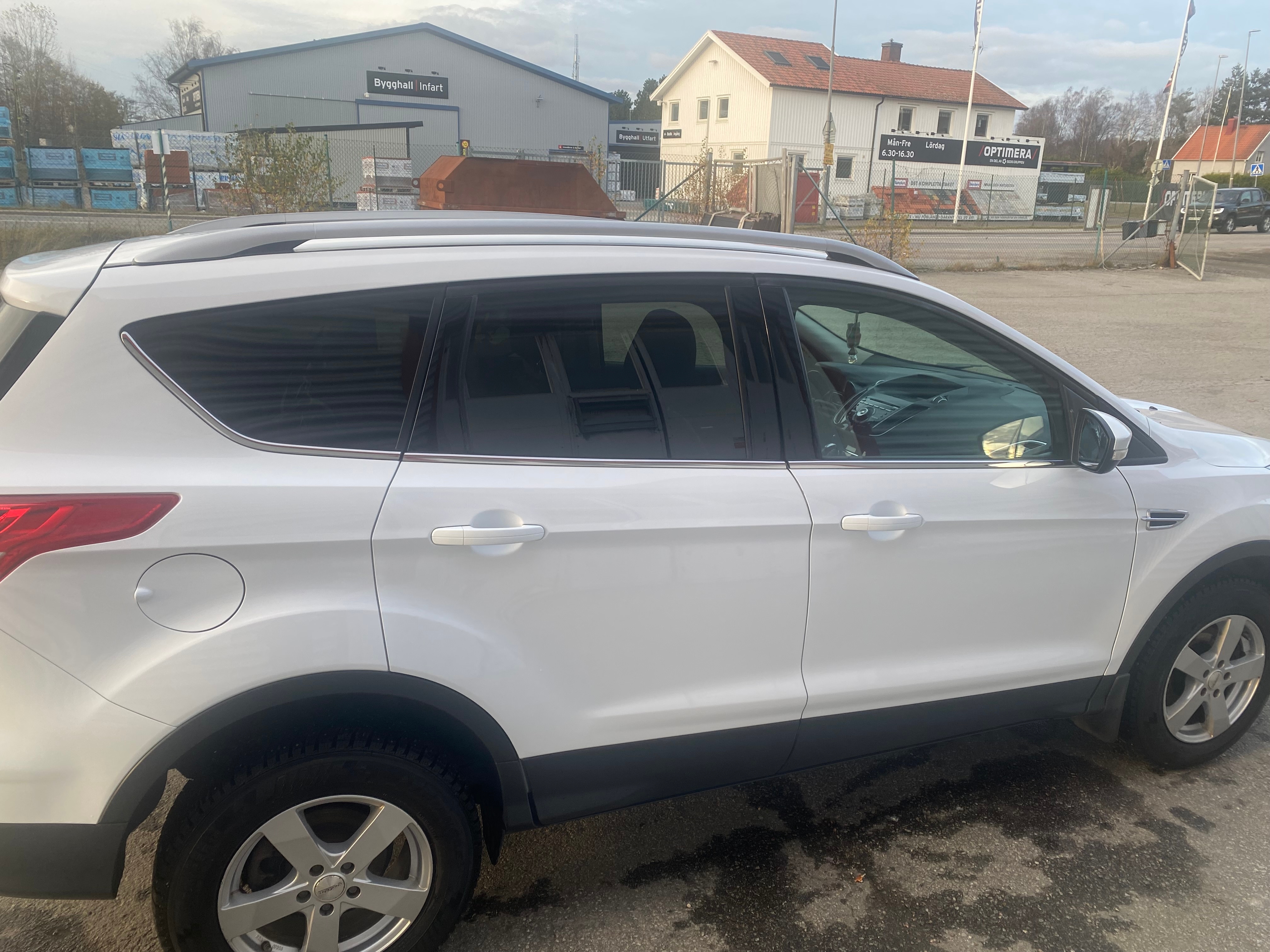 Ford Kuga 2.0 TDCi AWD Powershift 2016, bild 2/10