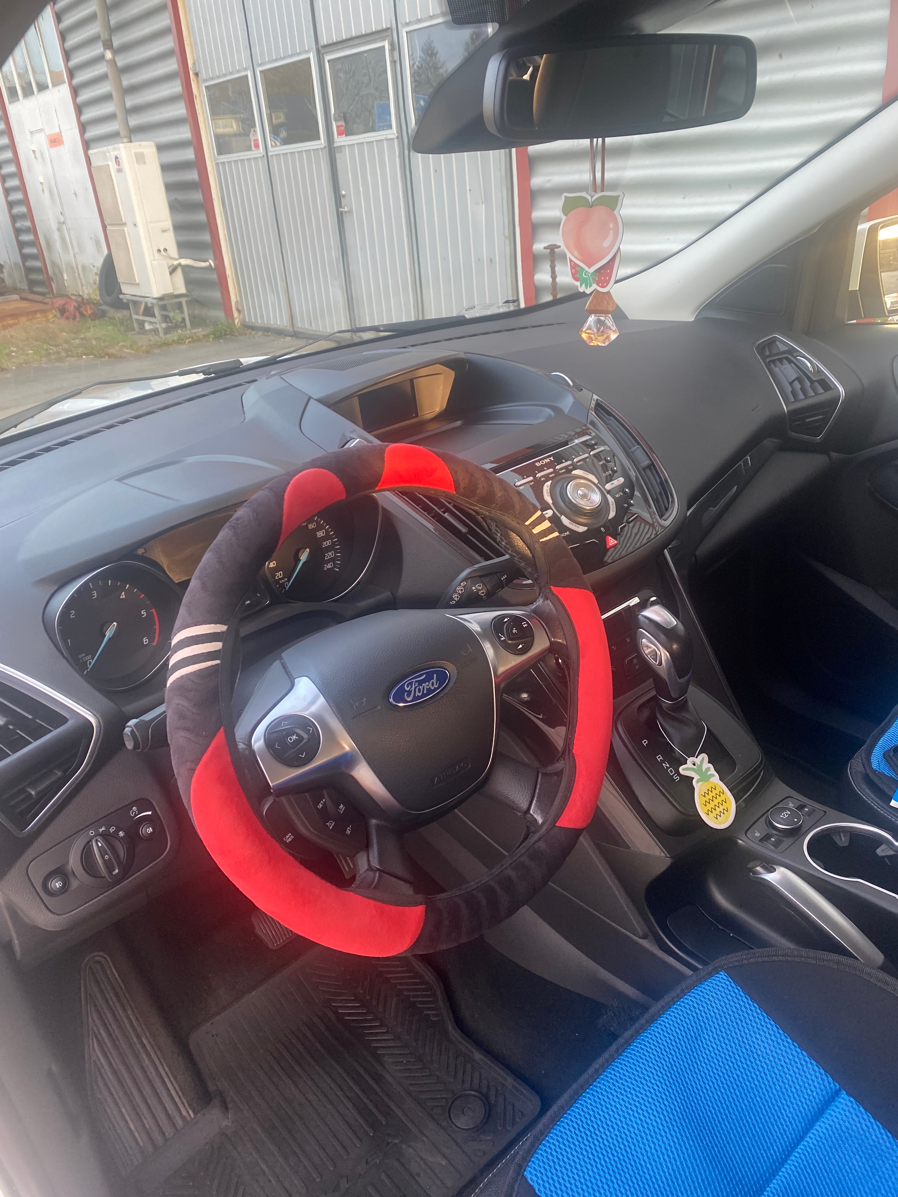 Ford Kuga 2.0 TDCi AWD Powershift 2016, bild 4/10