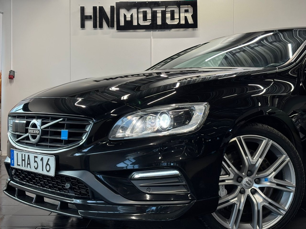Volvo V60 Polestar T6 AWD 367hk 2017, kuva 2/10