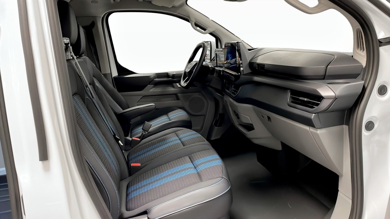 Ford E-Custom SPORT 340L 218hk RWD 2026, photo 3/10