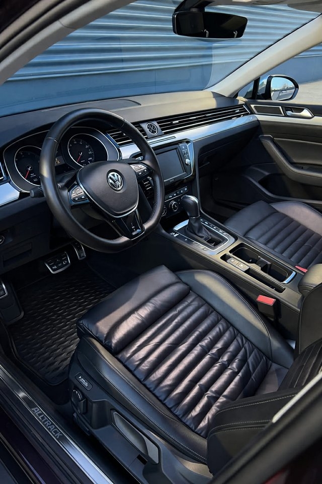 Volkswagen Passat 2016, photo 6/10
