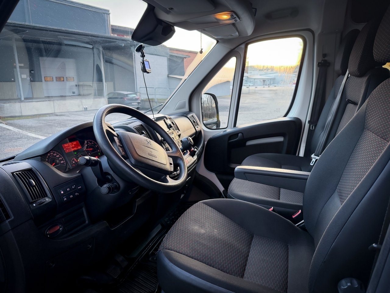 Peugeot Boxer L4H2 Crewcab 6-sits 2021, bild 7/10