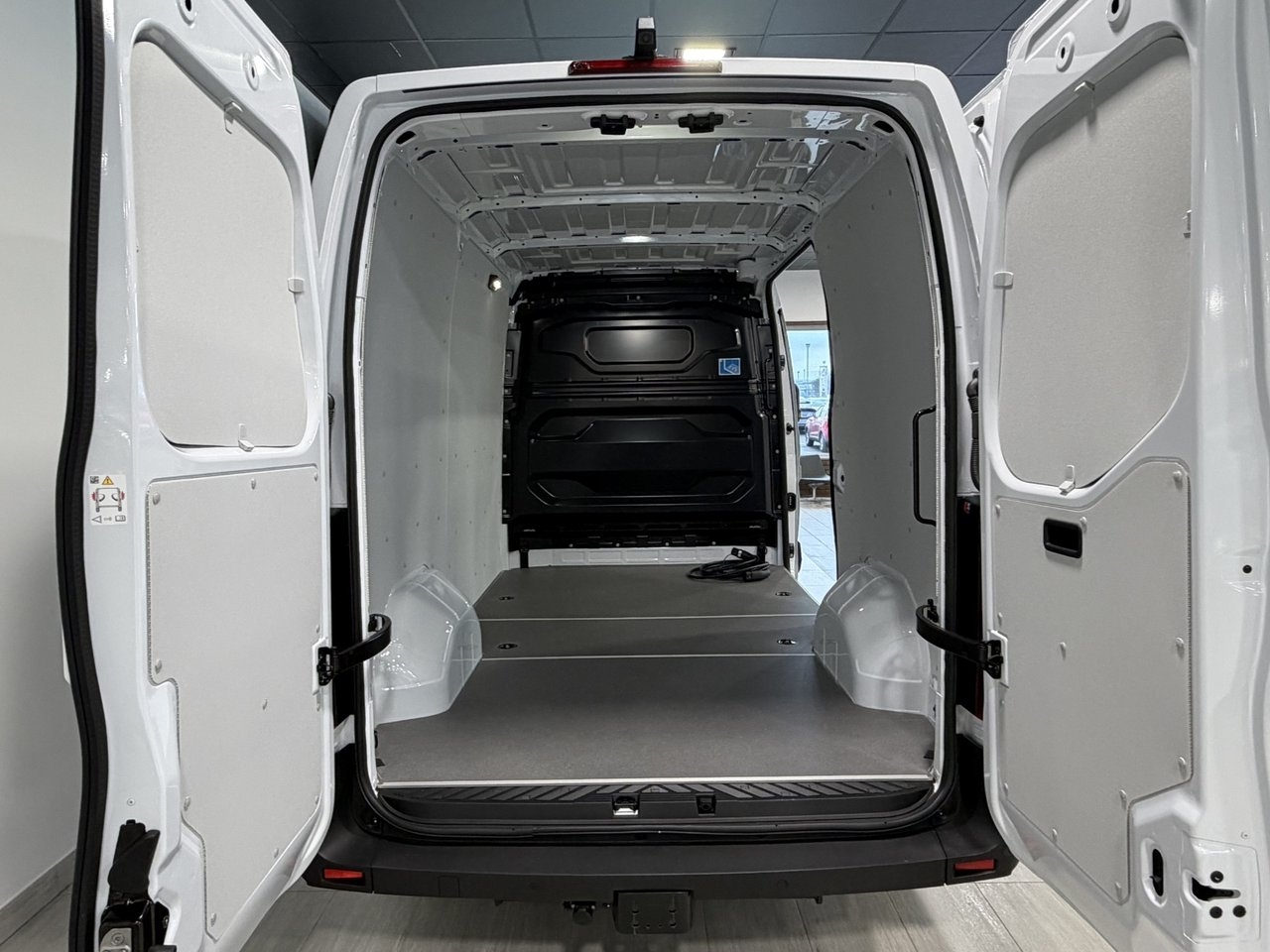 Nissan Interstar Connecta 2025, photo 4/9