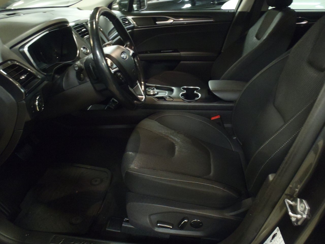 Ford Mondeo 2020, bild 5/18