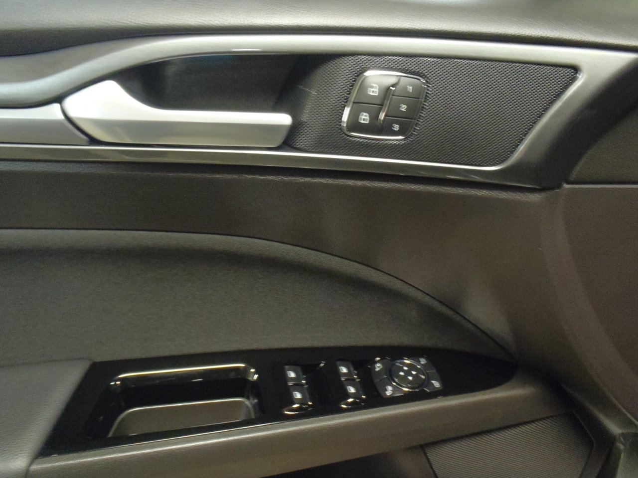 Ford Mondeo 2020, bild 7/18