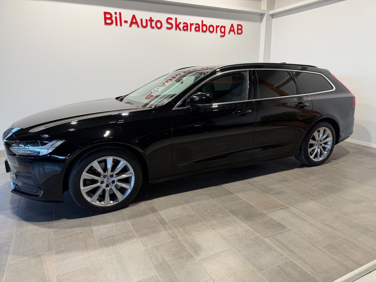 Volvo V90 2022, kuva 3/25