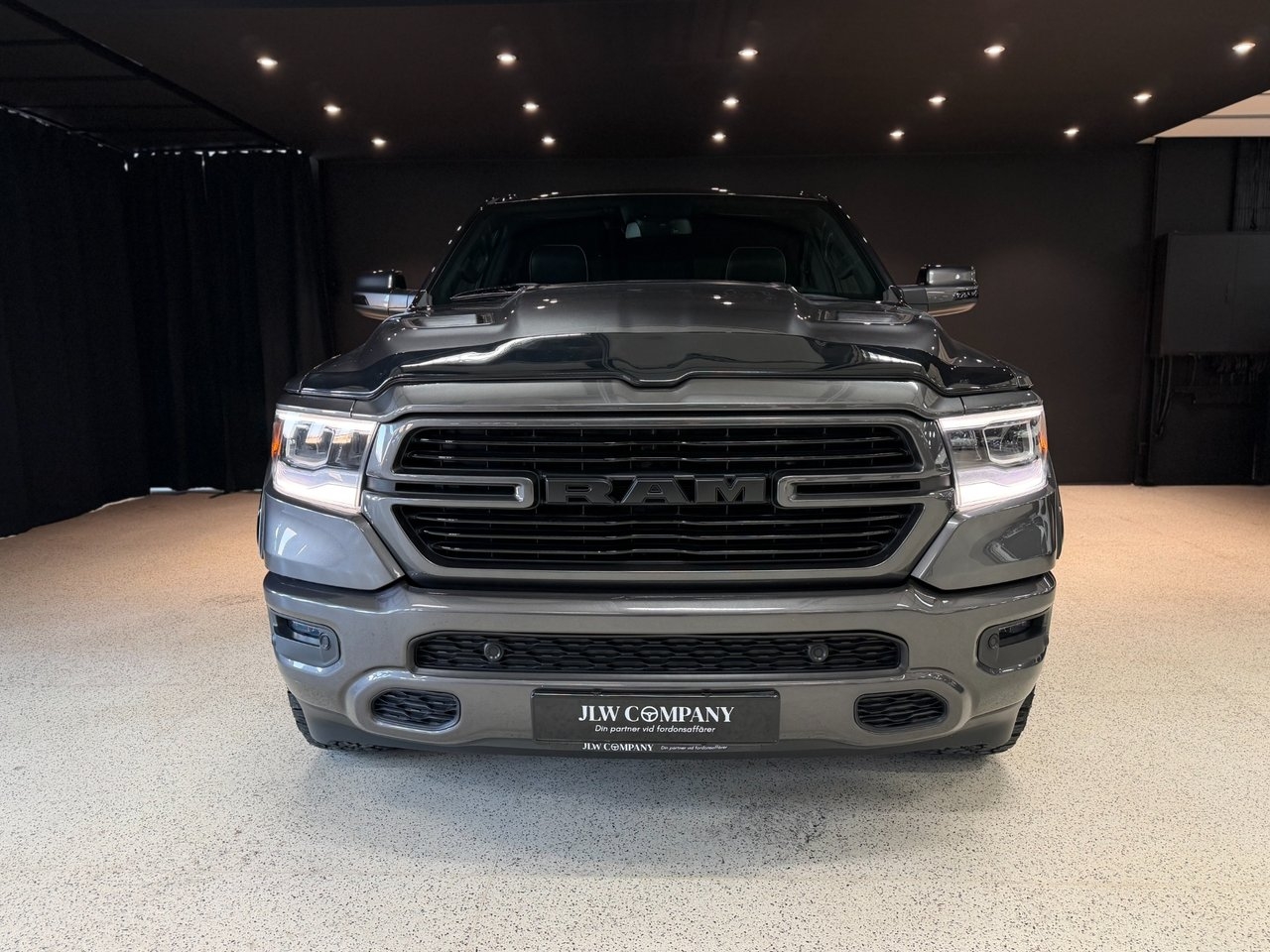 Dodge RAM 1500 Crew Cab V8 HEMI 2019, bild 2/10
