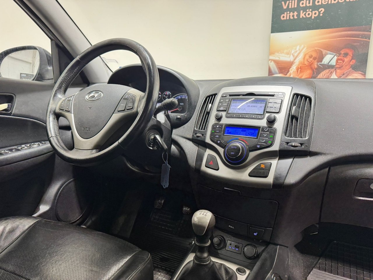 Hyundai i30 cw 1.6 CRDi Business Euro 4 2010, bild 2/10