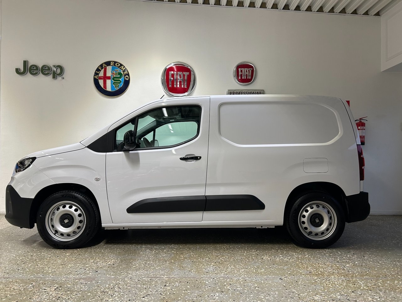 Fiat Doblo L1 Van 1.5 BlueHDi 2025, bild 3/9
