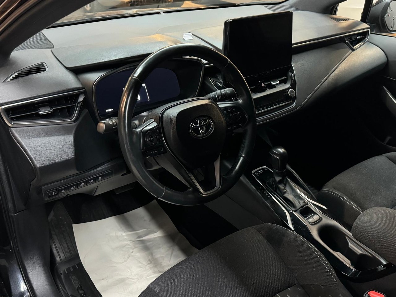 Toyota Corolla 2023, bild 7/10