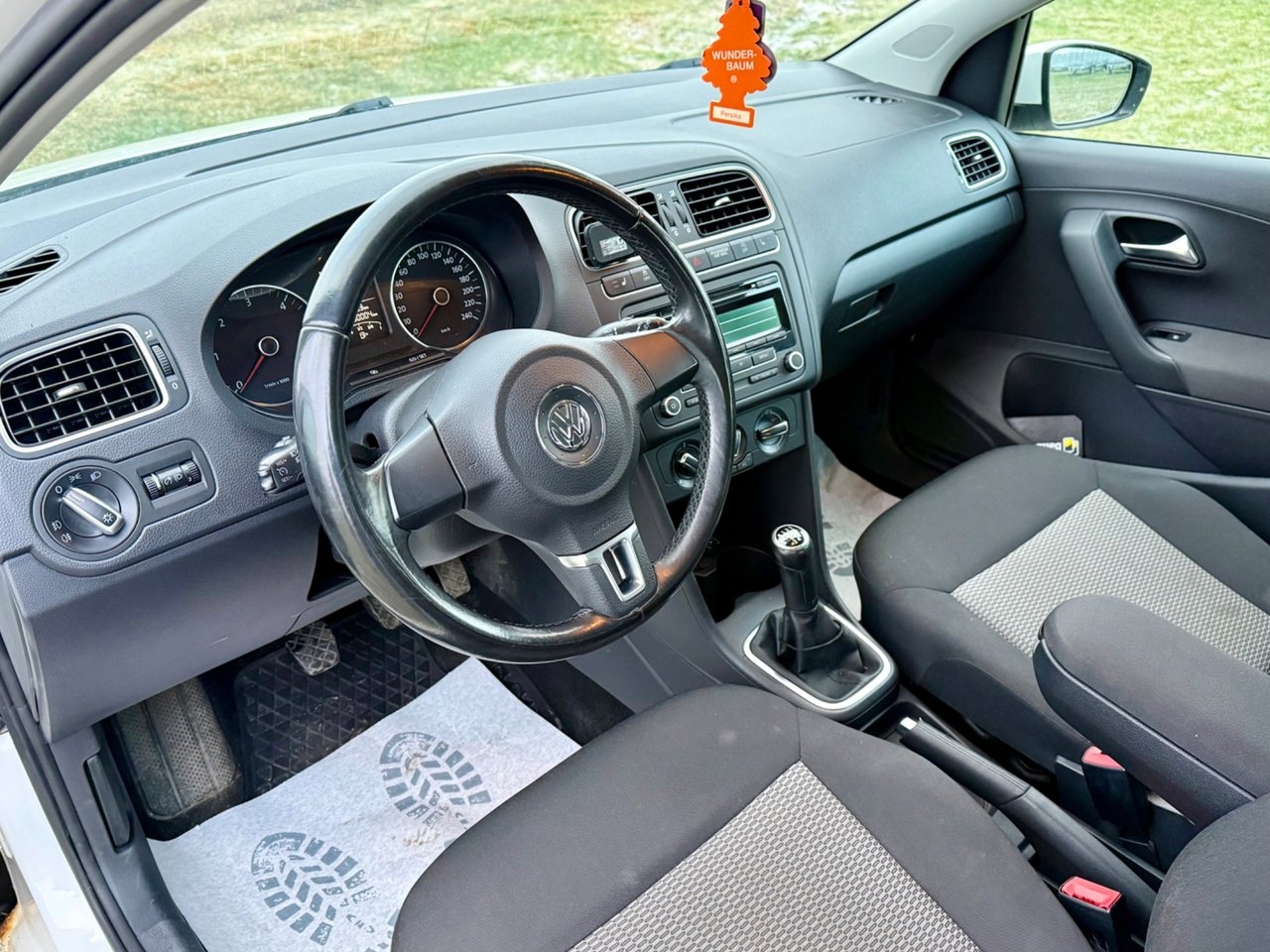 Volkswagen Polo 2012, bild 7/9