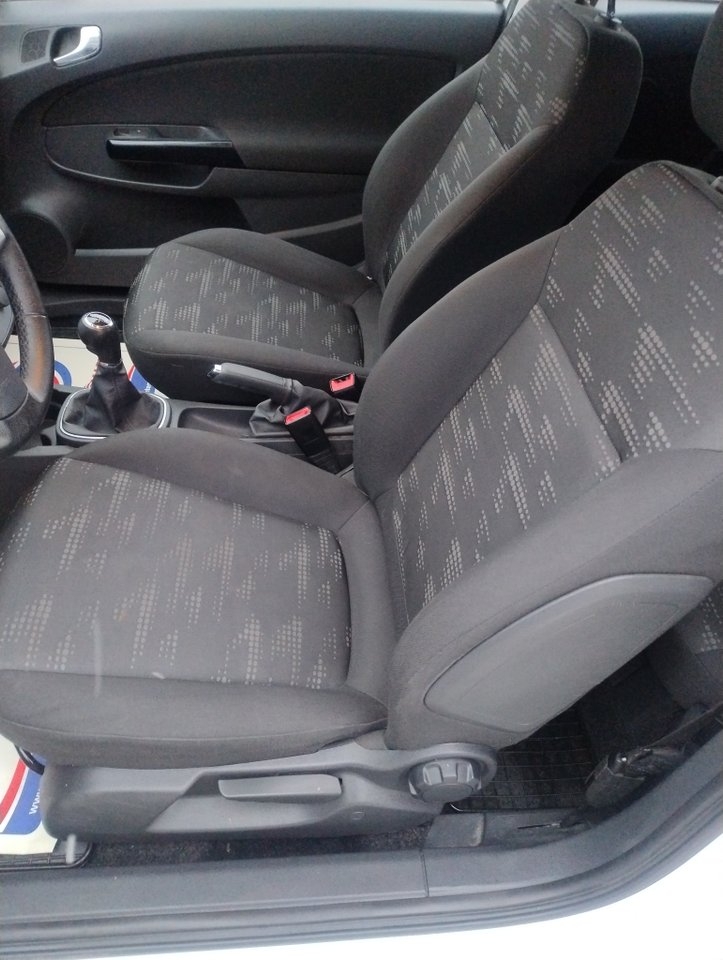 Opel Corsa 2011, photo 7/10