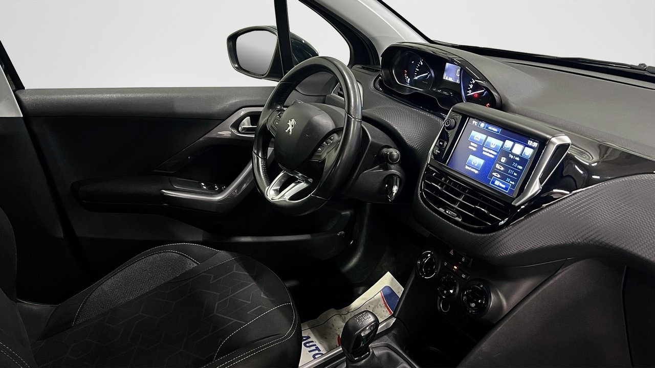 Peugeot 2008 1.2 PureTech 2017, bild 6/10