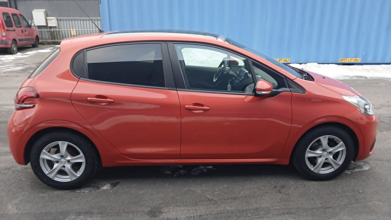 Peugeot 208