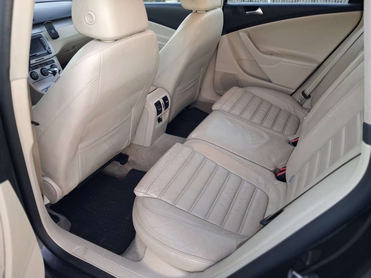Volkswagen Passat 2010, bild 6/8