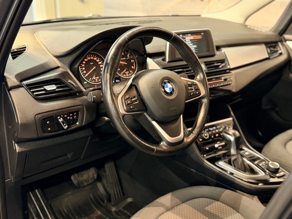 BMW 218 2016, bild 6/10